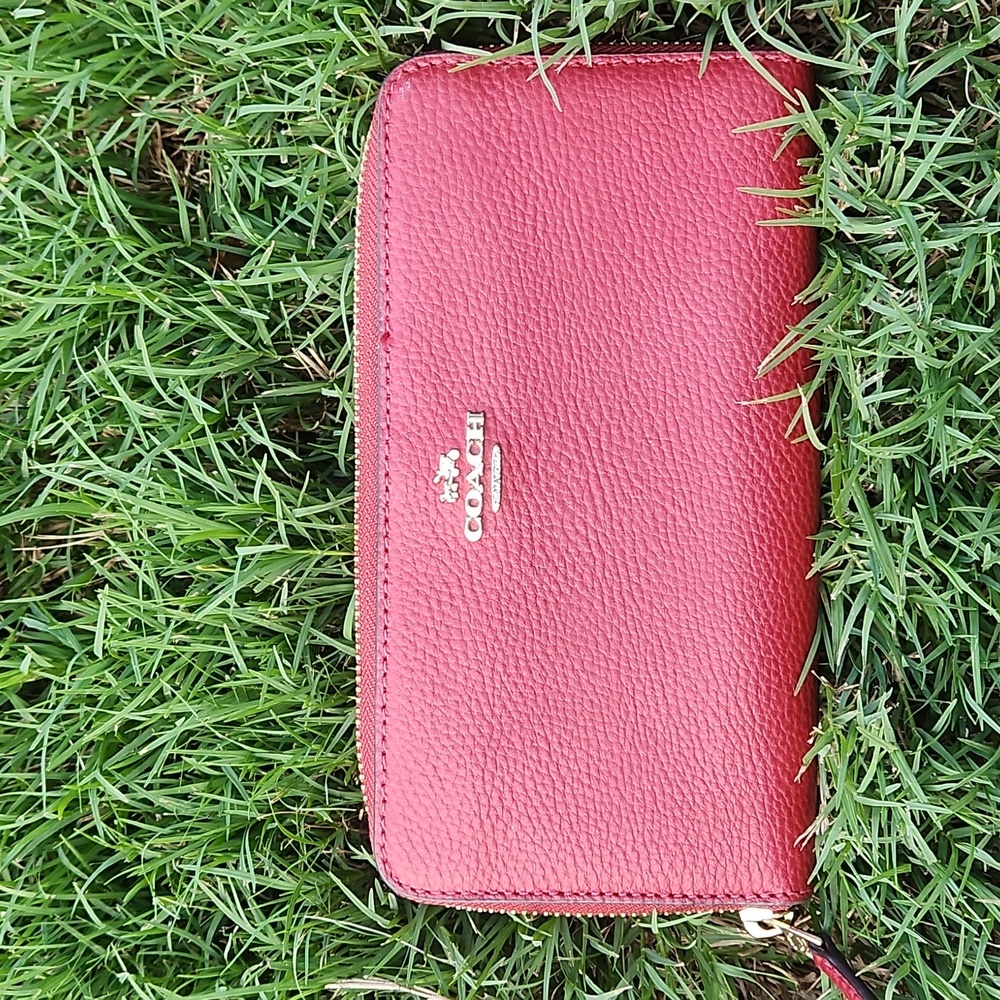 COACH NY Pebble LEATHER Accordion Zip Around Wallet. 3 Day Sale